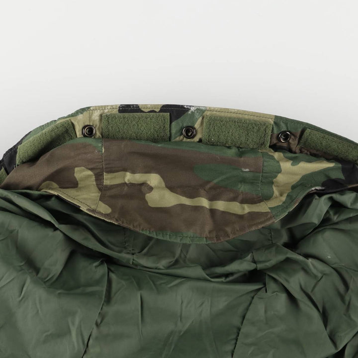 Authentic 2000'S US Military Camouflage Pattern ECWCS 1st Gen. Late Model Woodland Camo Military Gore-Tex Parka, Made in USA, Medium-Regular Nylon Khaki type Vintage Second Hand