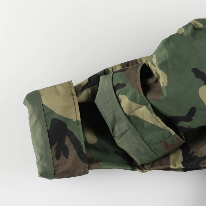 Authentic 2000'S US Military Camouflage Pattern ECWCS 1st Gen. Late Model Woodland Camo Military Gore-Tex Parka, Made in USA, Medium-Regular Nylon Khaki type Vintage Second Hand