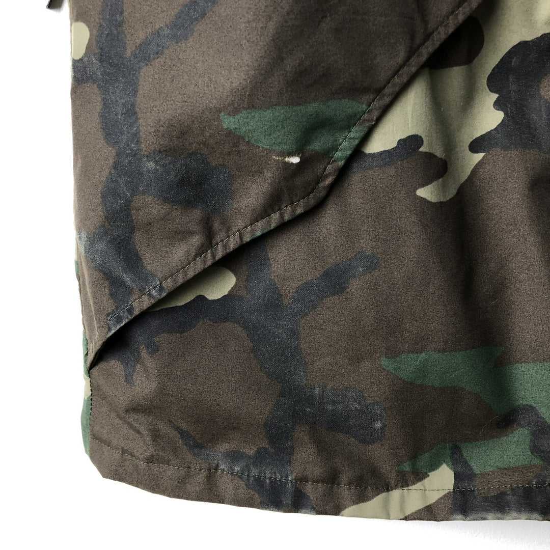 1990'S US Military Camouflage Pattern Woodland Camo ECWCS 1st Gen Late Model Military Gore-Tex Parka, Made in USA, Medium Regular Nylon Khaki type Vintage Second Hand