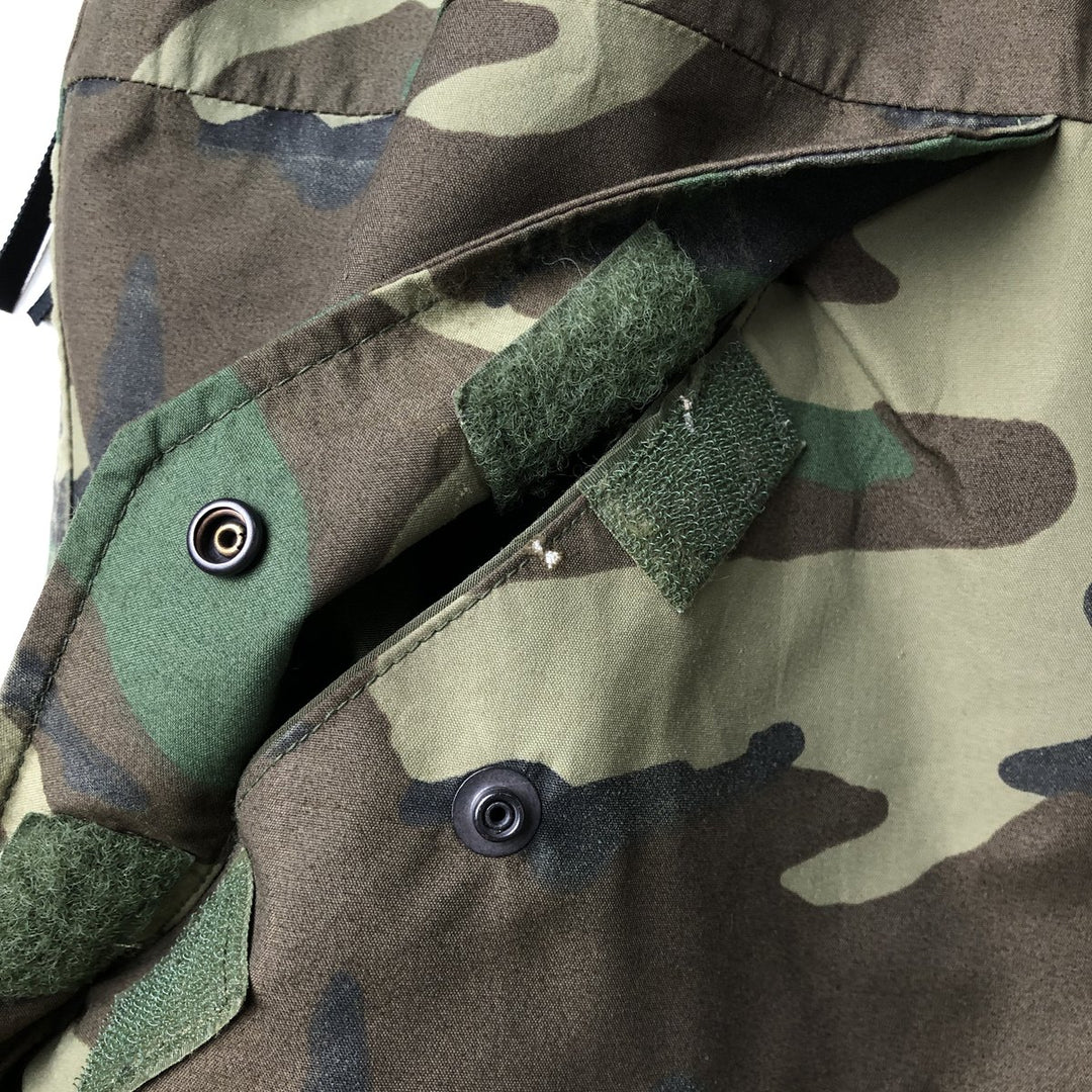 1990'S US Military Camouflage Pattern Woodland Camo ECWCS 1st Gen Late Model Military Gore-Tex Parka, Made in USA, Medium Regular Nylon Khaki type Vintage Second Hand