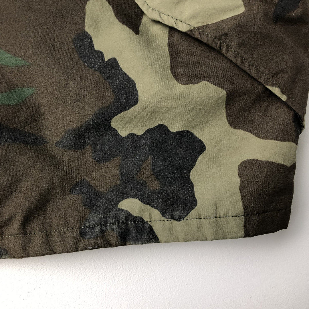 1990'S US Military Camouflage Pattern Woodland Camo ECWCS 1st Gen Late Model Military Gore-Tex Parka, Made in USA, Medium Regular Nylon Khaki type Vintage Second Hand