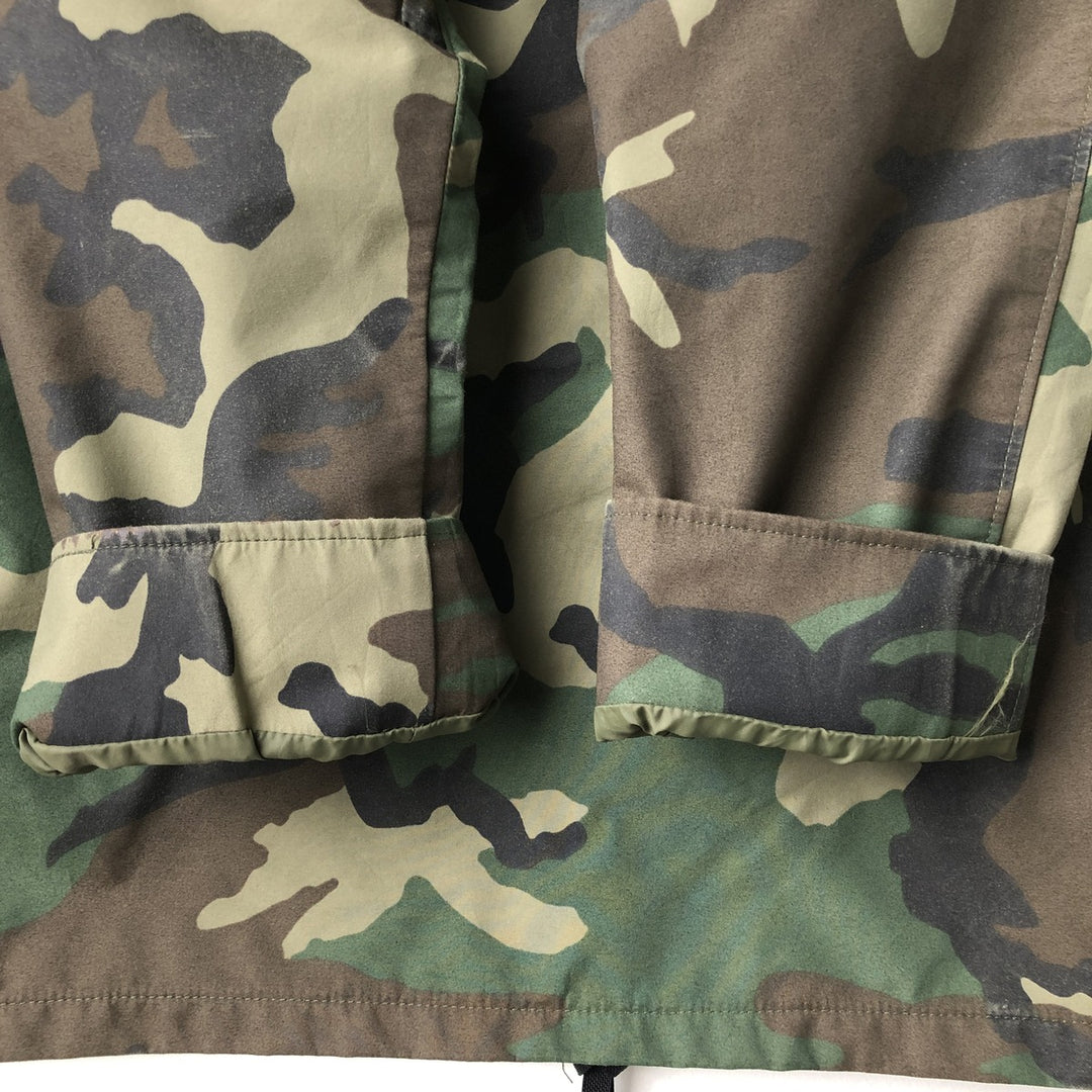 1990'S US Military Camouflage Pattern Woodland Camo ECWCS 1st Gen Late Model Military Gore-Tex Parka, Made in USA, Medium Regular Nylon Khaki type Vintage Second Hand
