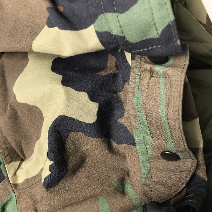 Authentic 1990'S US Military Camouflage Pattern Woodland Camo ECWCS 1st Gen Late Model Military Gore-Tex Parka, Made in USA, Medium-Regular Nylon Khaki type Vintage Second Hand