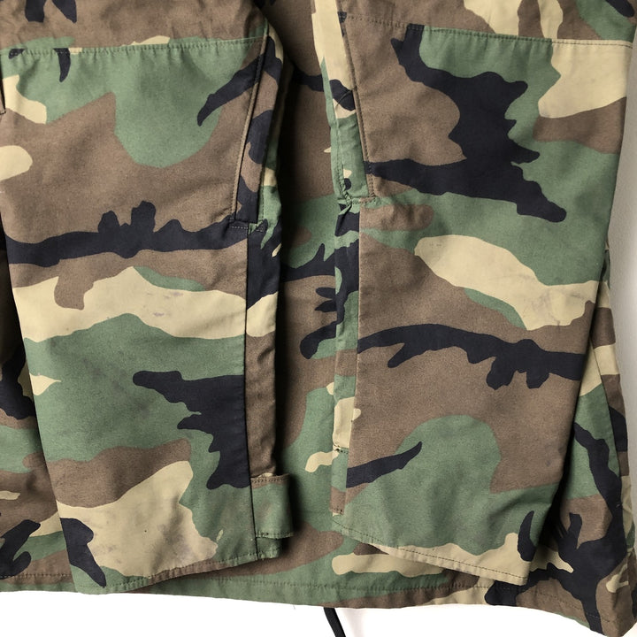 Authentic 1990'S US Military Camouflage Pattern Woodland Camo ECWCS 1st Gen Late Model Military Gore-Tex Parka, Made in USA, Medium-Regular Nylon Khaki type Vintage Second Hand