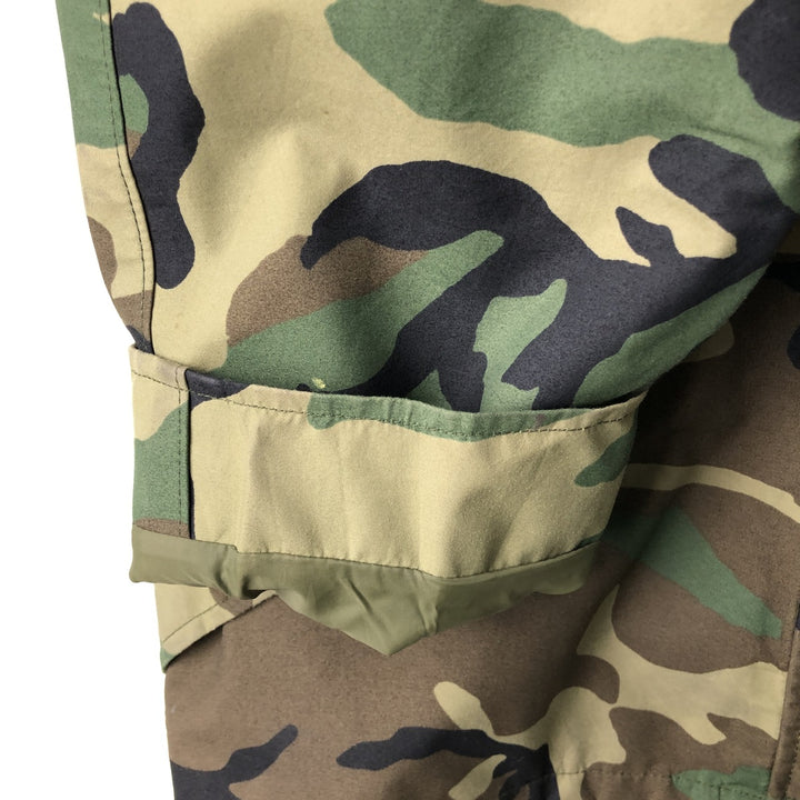 Authentic 1990'S US Military Camouflage Pattern Woodland Camo ECWCS 1st Gen Late Model Military Gore-Tex Parka, Made in USA, Medium-Regular Nylon Khaki type Vintage Second Hand