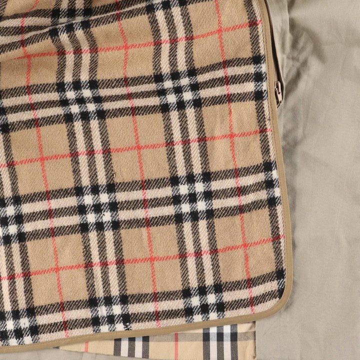 Burberry trench coat, made in England, men's size XL polyester Khaki type beige Vintage Second Hand