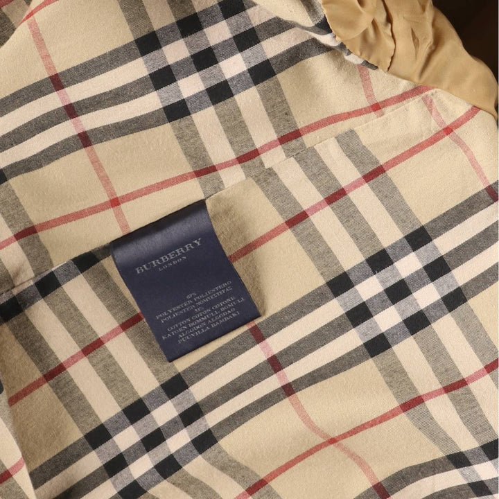 Burberry's LONDON trench coat, made in England, size M for men polyester Beige type Vintage Second Hand
