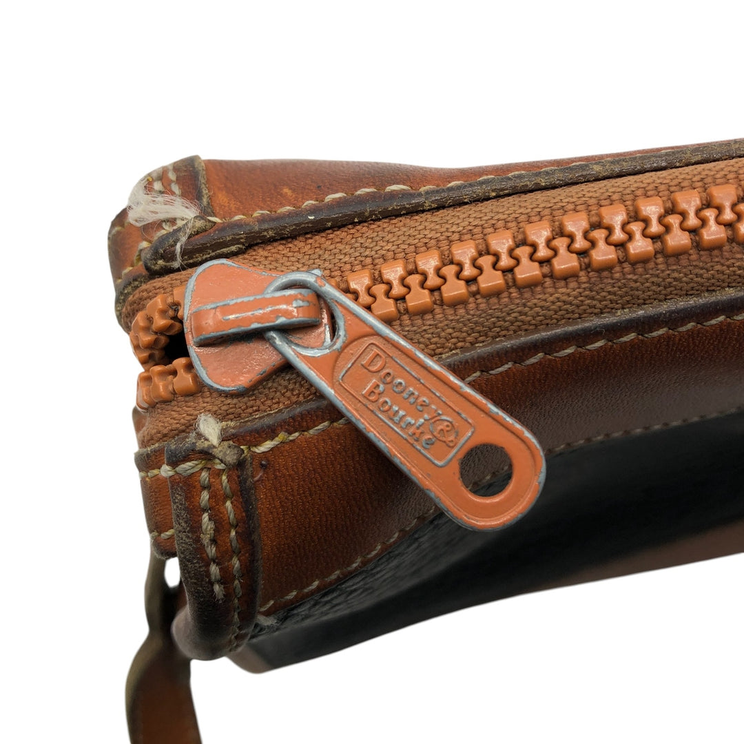 Dooney & Bourke Shoulder Bag Made in USA genuine leather brown type Vintage Second Hand