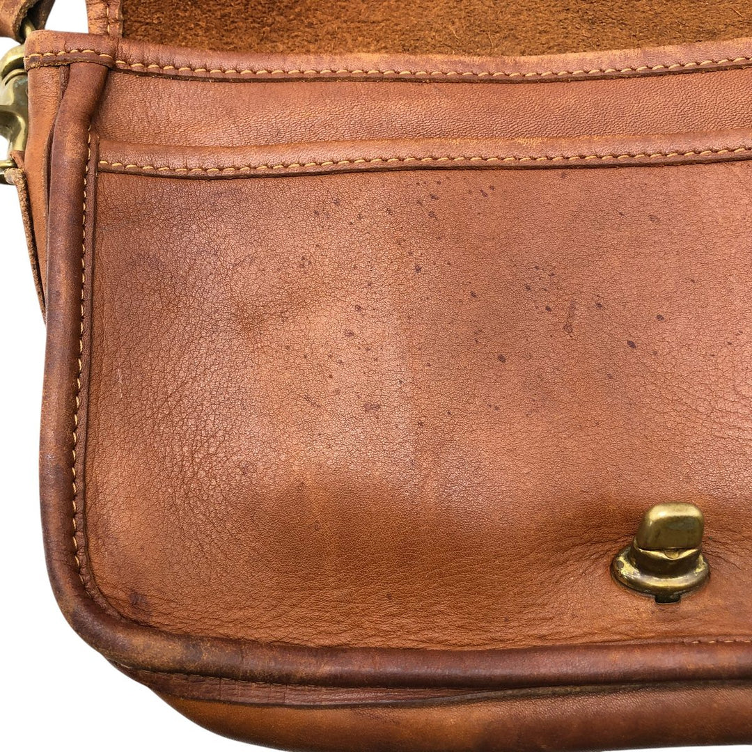 Vintage 1980'S Coach Old Coach Turnlock Shoulder Bag, Made in USA genuine leather brown type Vintage Second Hand