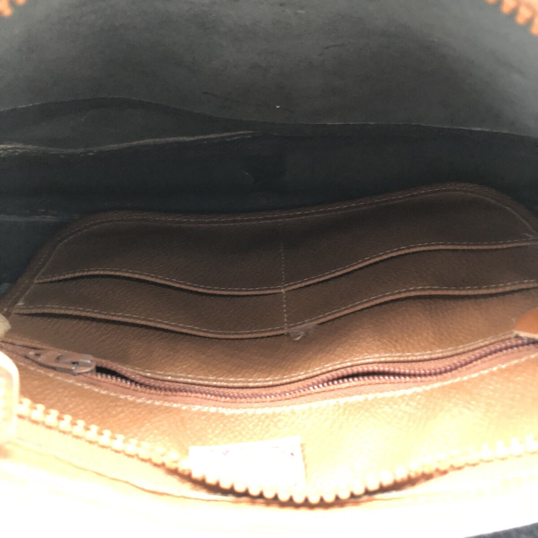 Dooney and Bourke Shoulder Bag Made in USA genuine leather brown type Vintage Second Hand