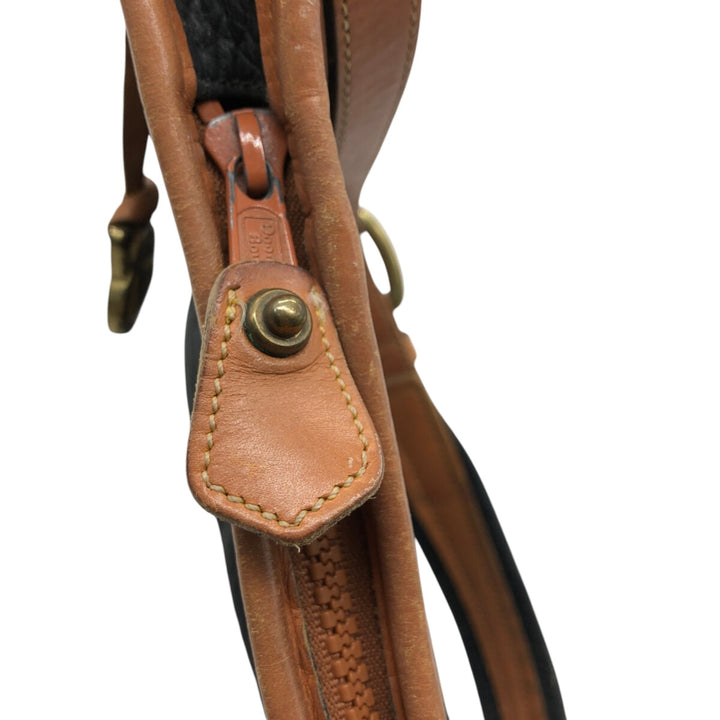 Dooney and Bourke Shoulder Bag Made in USA genuine leather brown type Vintage Second Hand