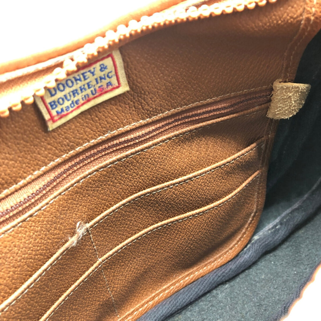 Dooney and Bourke Shoulder Bag Made in USA genuine leather brown type Vintage Second Hand