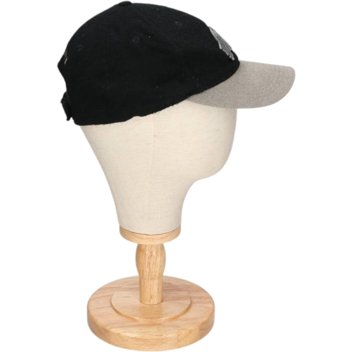 Vintage 90'S Planet Hollywood two-tone metal logo baseball cap, one size fits all. acrylic black type Vintage Second Hand