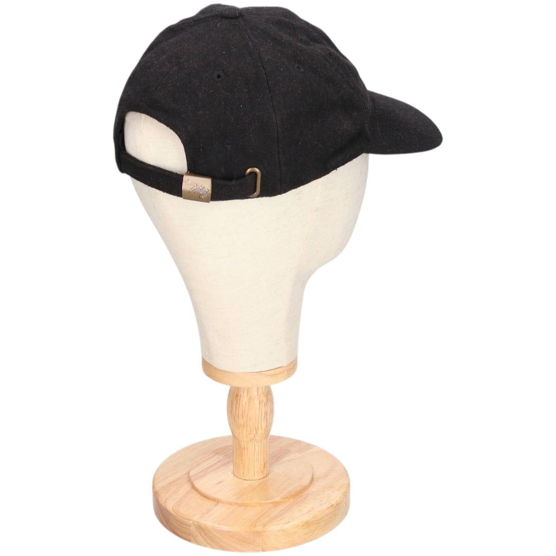 Vintage 90'S MARLBORO CLASSICS wool 6-panel cap, one size fits all. wool black type Vintage Second Hand