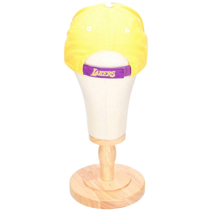 NBA LOS ANGELES LAKERS Two-Tone Baseball Cap, One Size Fits Most cotton yellow type Vintage Second Hand