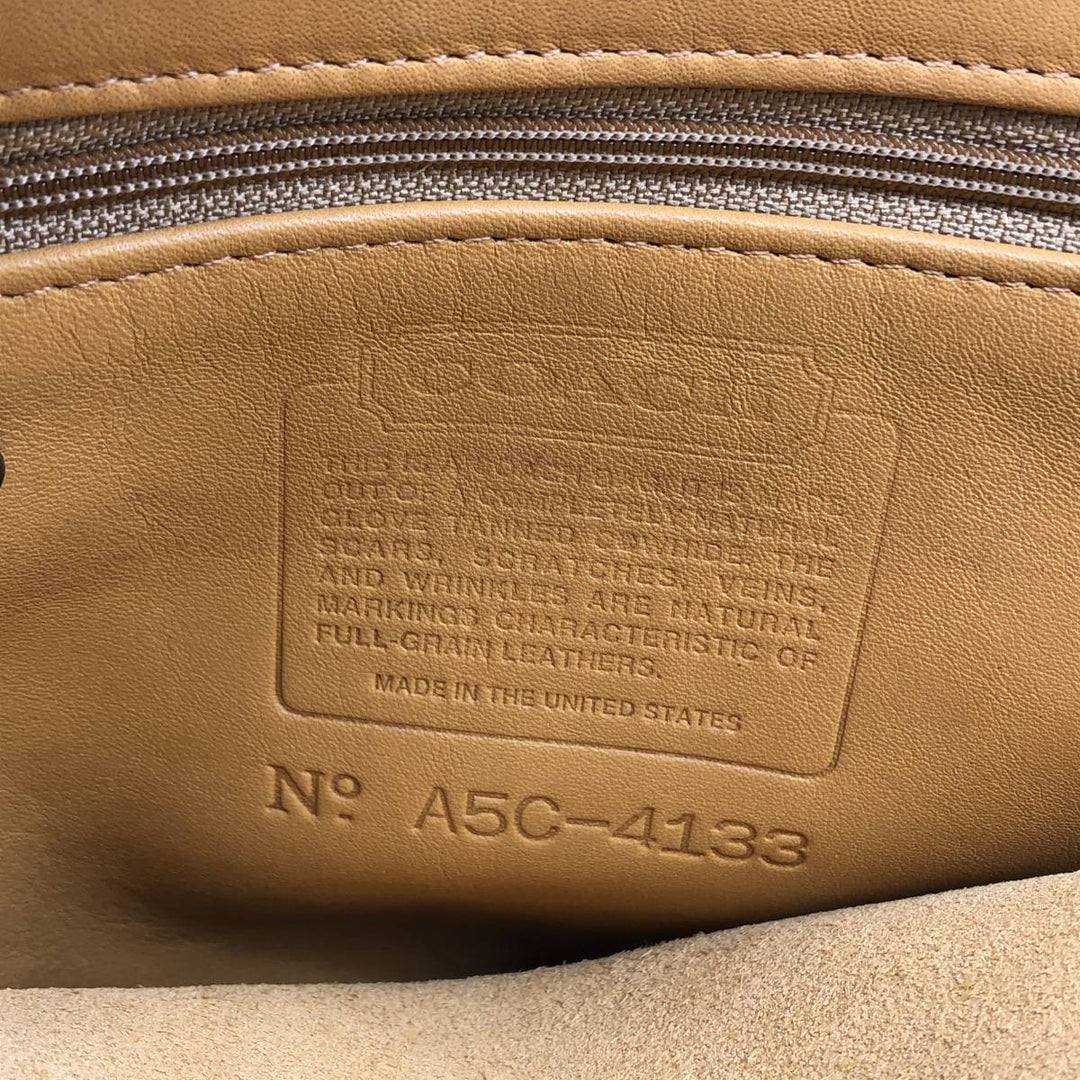 Vintage 1980'S Coach Old Coach handbag, made in the USA. genuine leather yellow type Vintage Second Hand