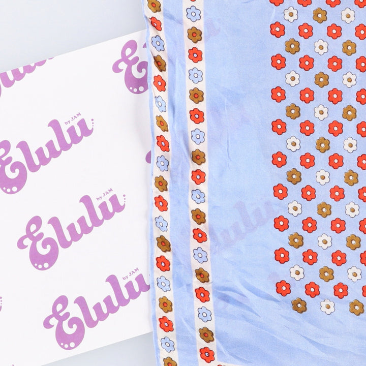 Floral pattern Calfskin silk Blue type light blue Vintage Second Hand