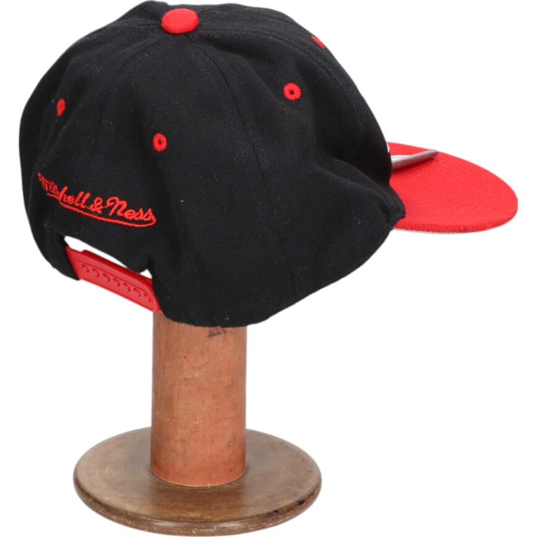 New Era NBA Chicago Bulls Two-tone Baseball Cap Free Size wool black type Vintage Second Hand