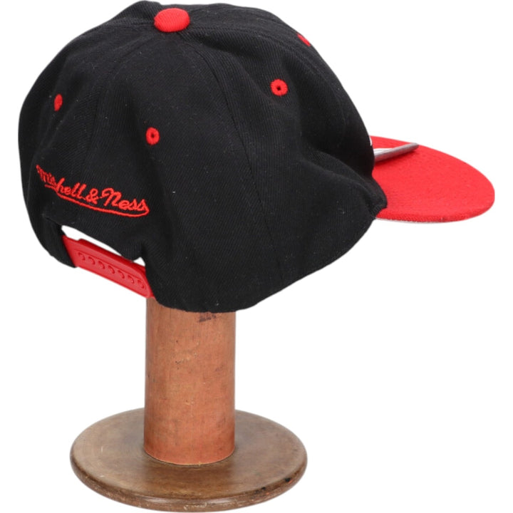 New Era NBA Chicago Bulls Two-tone Baseball Cap Free Size wool black type Vintage Second Hand