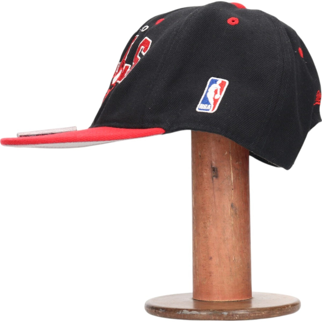 New Era NBA Chicago Bulls Two-tone Baseball Cap Free Size wool black type Vintage Second Hand