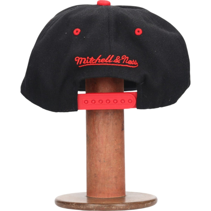 New Era NBA Chicago Bulls Two-tone Baseball Cap Free Size wool black type Vintage Second Hand