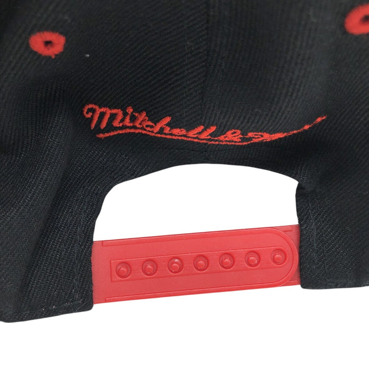 New Era NBA Chicago Bulls Two-tone Baseball Cap Free Size wool black type Vintage Second Hand