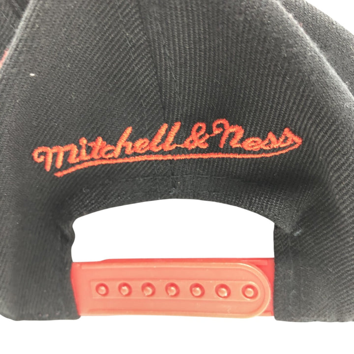 New Era NBA Chicago Bulls Two-tone Baseball Cap Free Size wool black type Vintage Second Hand