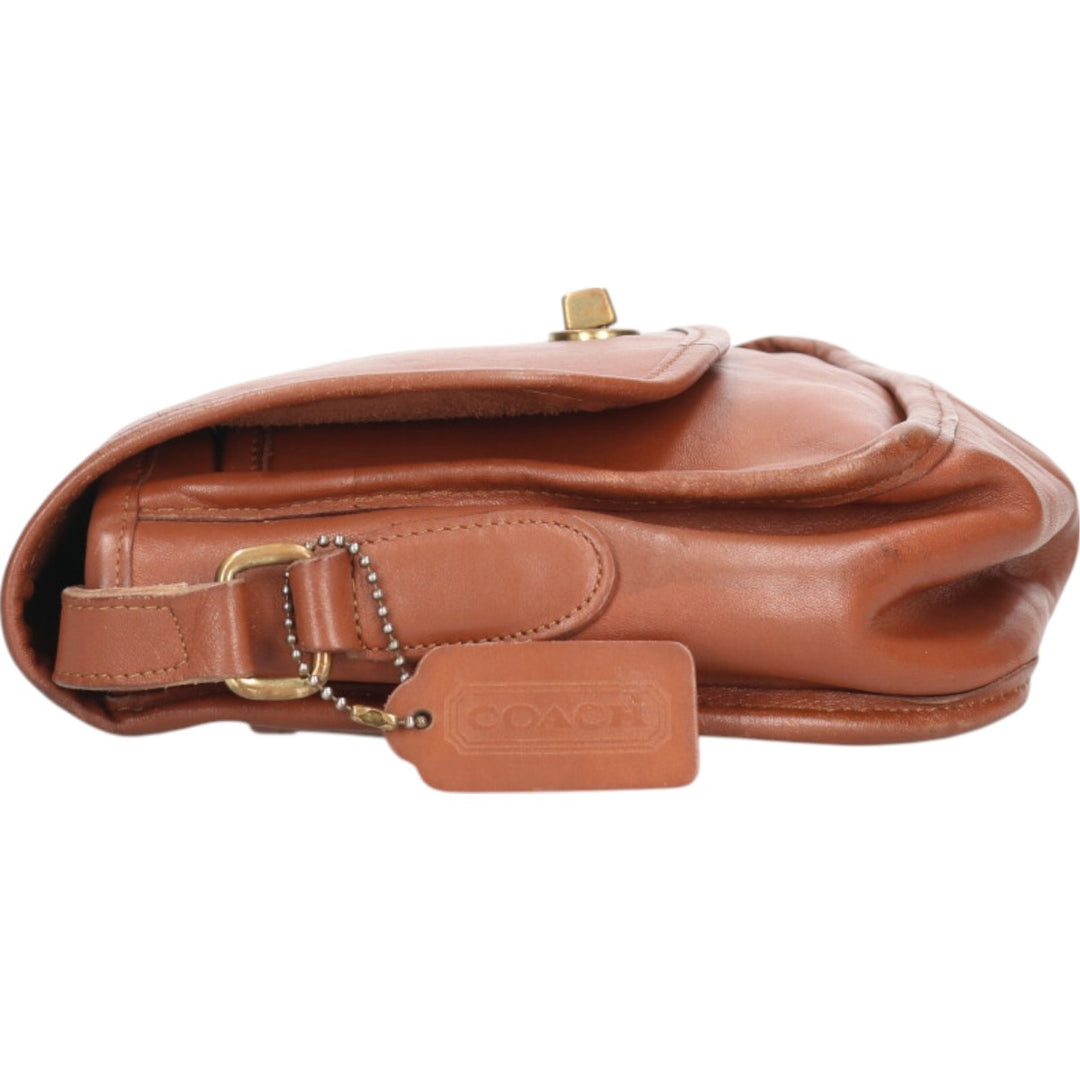 90'S Coach Old Coach Turnlock Shoulder Bag, Vintage, Made in USA genuine leather brown type Vintage Second Hand