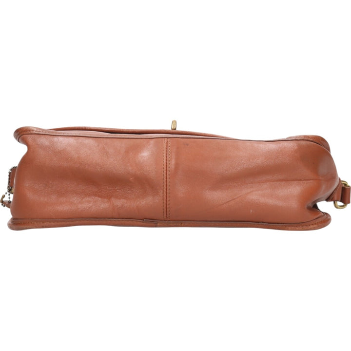 90'S Coach Old Coach Turnlock Shoulder Bag, Vintage, Made in USA genuine leather brown type Vintage Second Hand