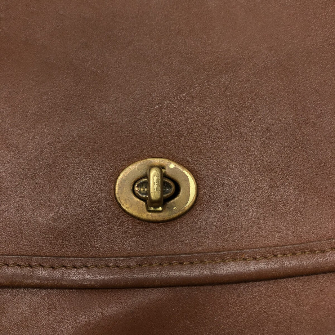 90'S Coach Old Coach Turnlock Shoulder Bag, Vintage, Made in USA genuine leather brown type Vintage Second Hand