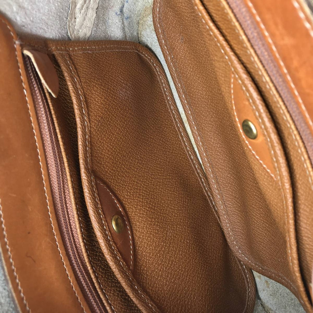 Dooney and Bourke 2-Way Shoulder Bag, Made in USA, Vintage genuine leather brown type Vintage Second Hand