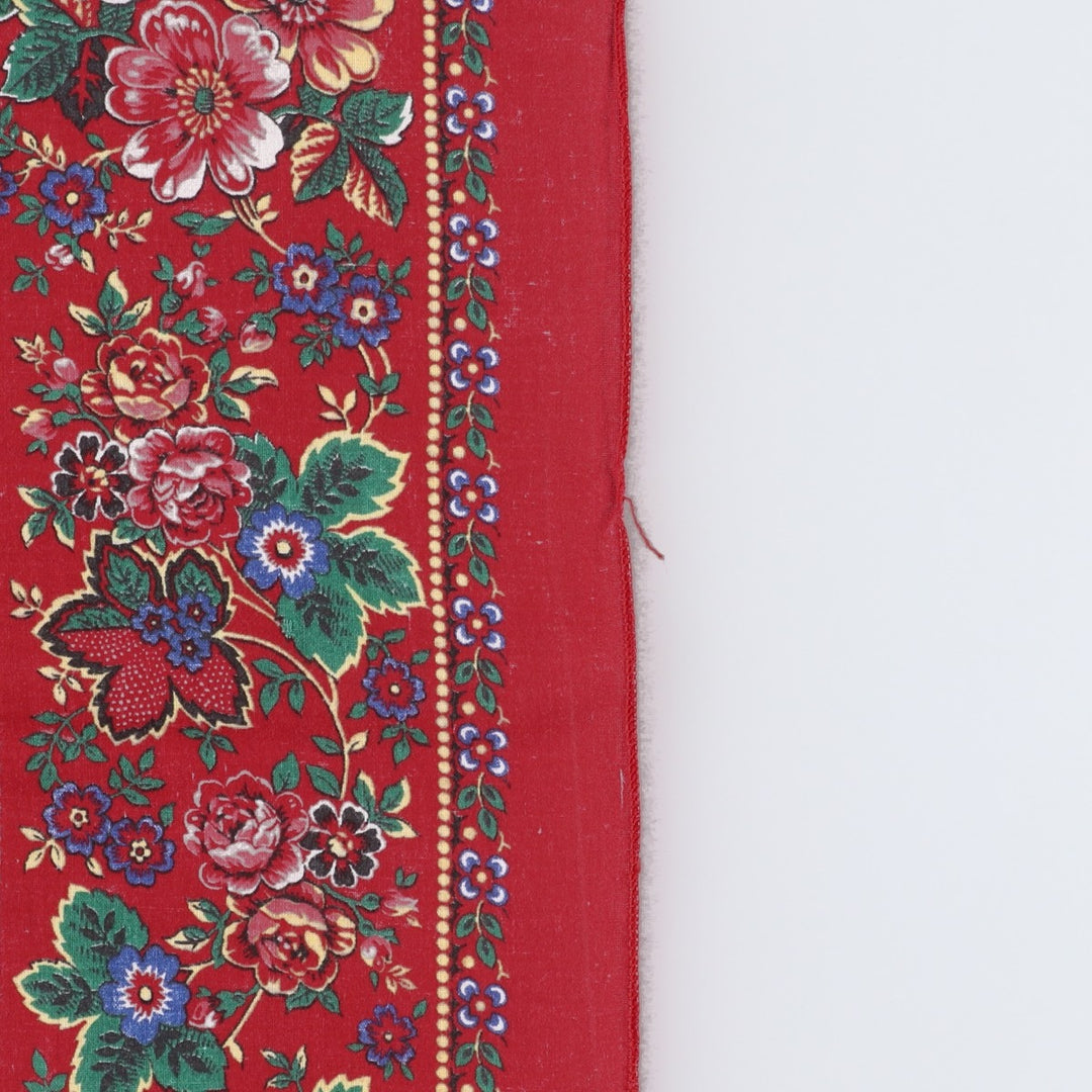 70'S all-over floral print bandana, made in USA, vintage. cotton red type Vintage Second Hand