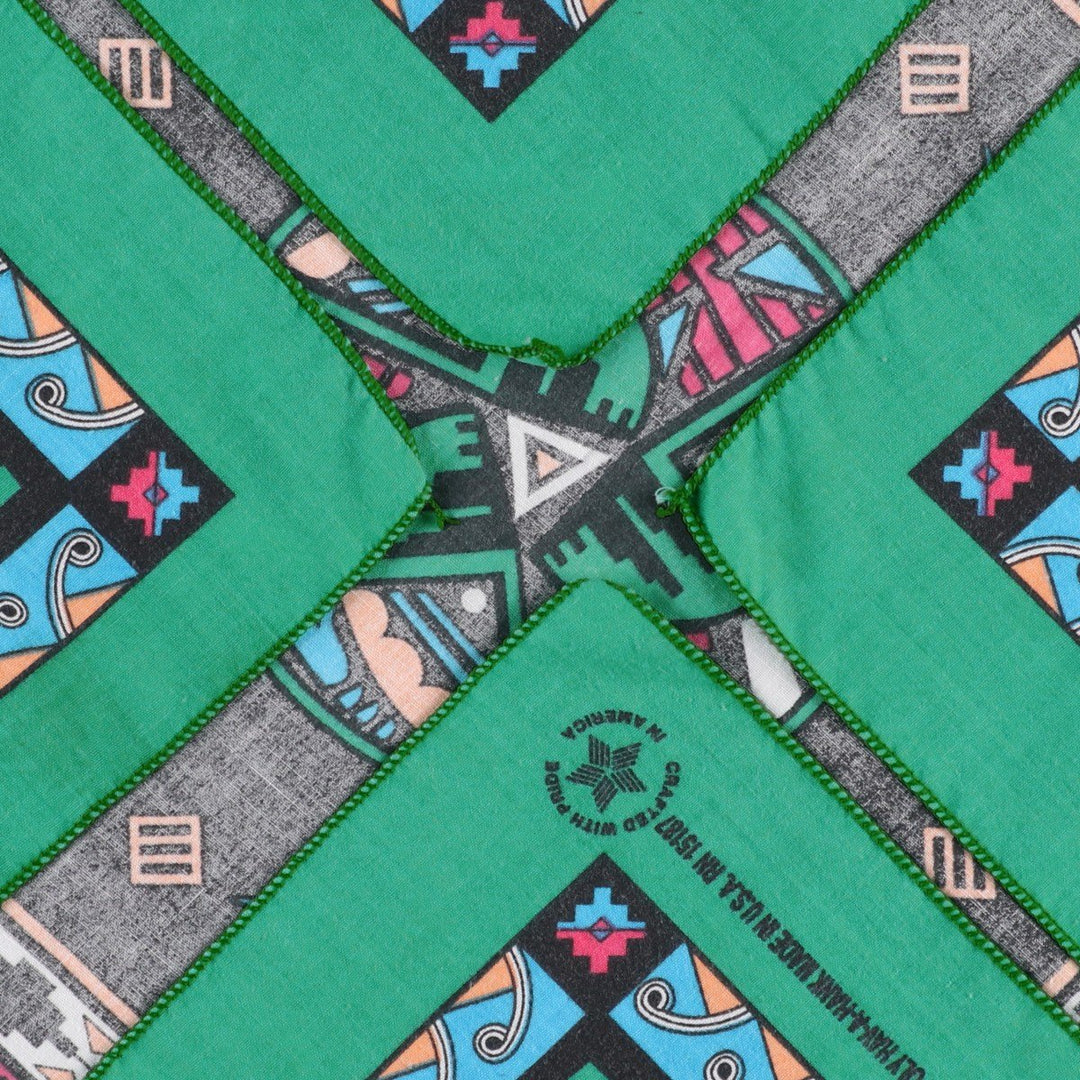 80s-90'S all-over Native American pattern bandana, made in USA, vintage. cotton green type Vintage Second Hand