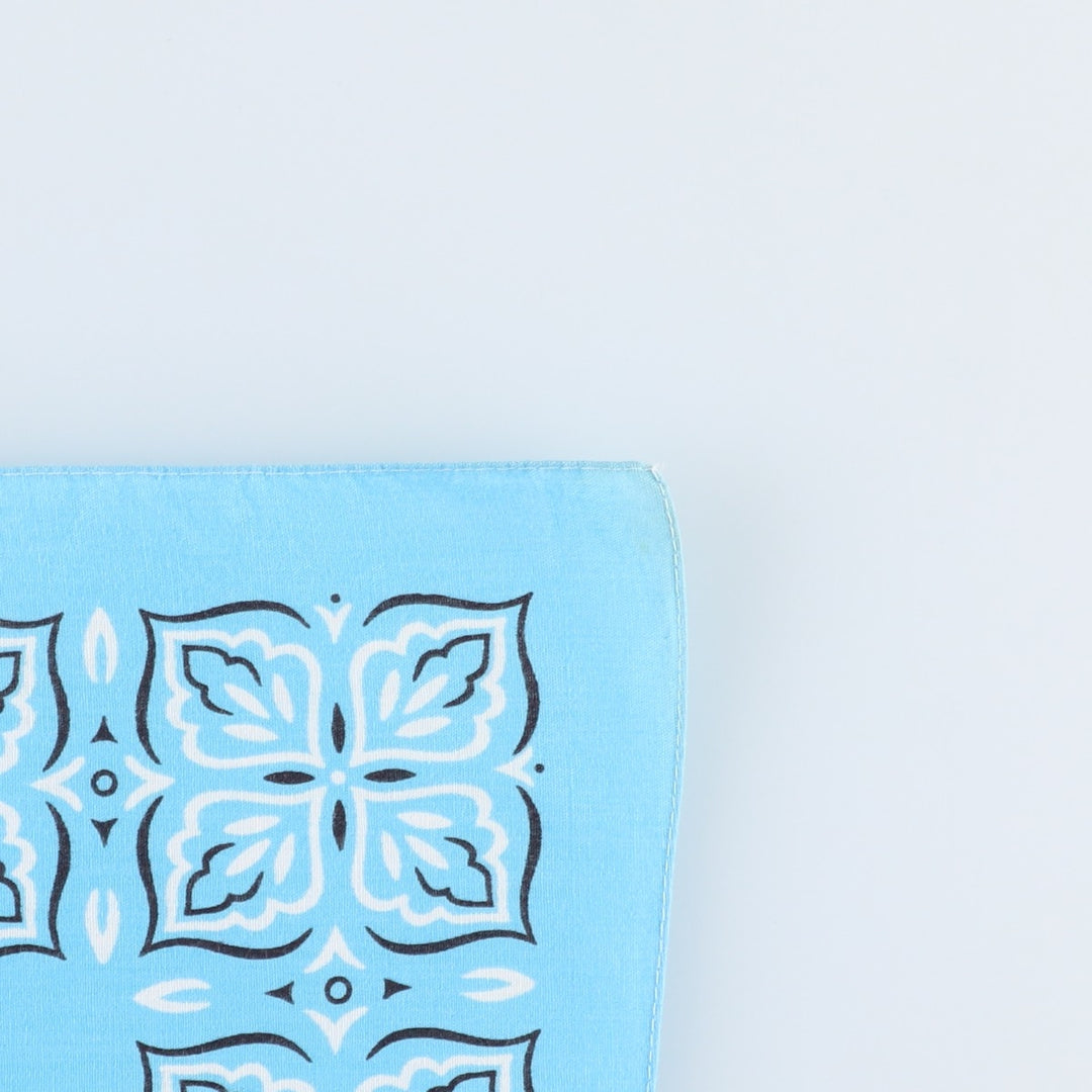 60s-70'S all-over clover pattern bandana, one selvedge, vintage. cotton Blue type light blue Vintage Second Hand