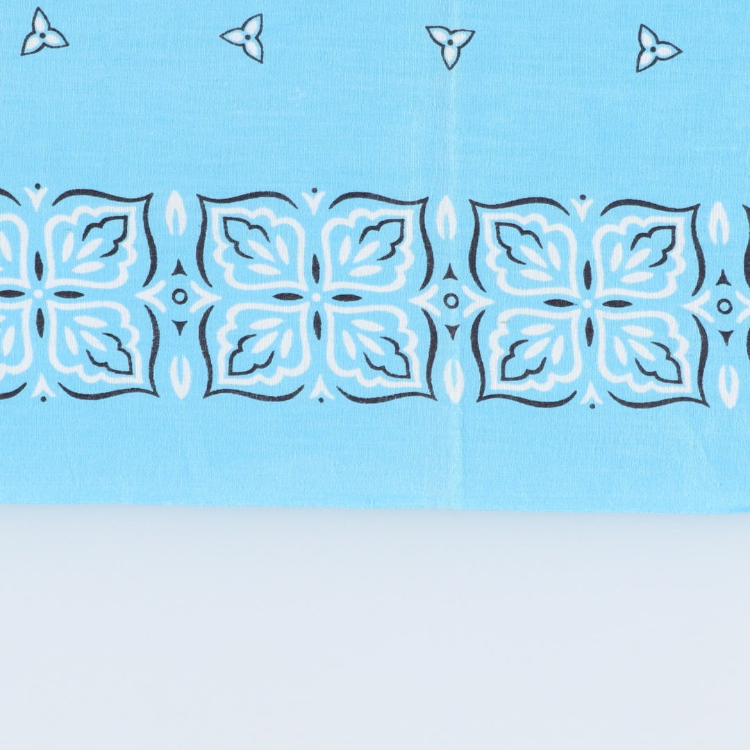 60s-70'S all-over clover pattern bandana, one selvedge, vintage. cotton Blue type light blue Vintage Second Hand