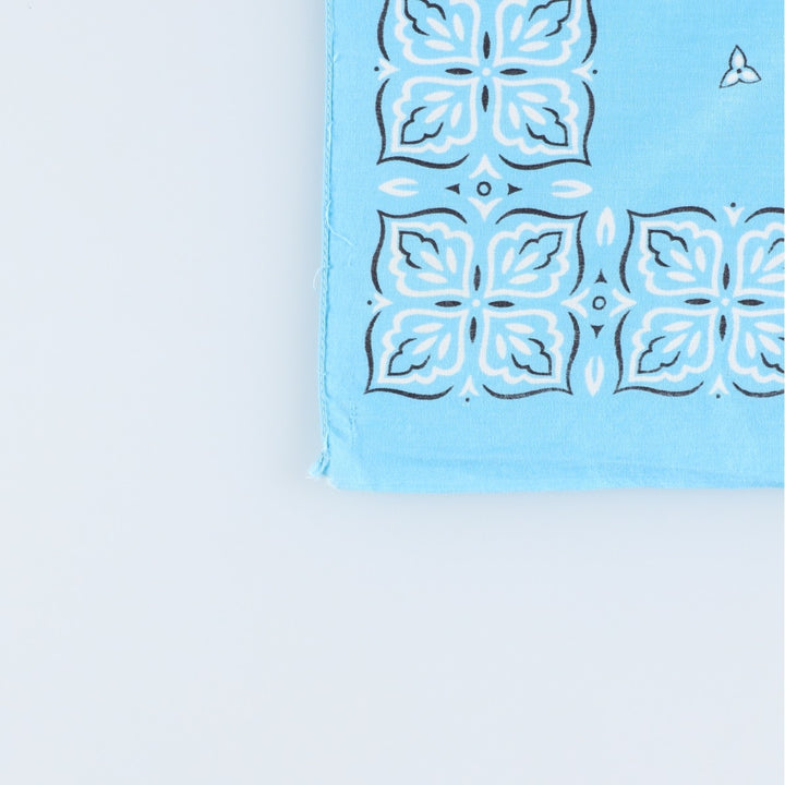 60s-70'S all-over clover pattern bandana, one selvedge, vintage. cotton Blue type light blue Vintage Second Hand