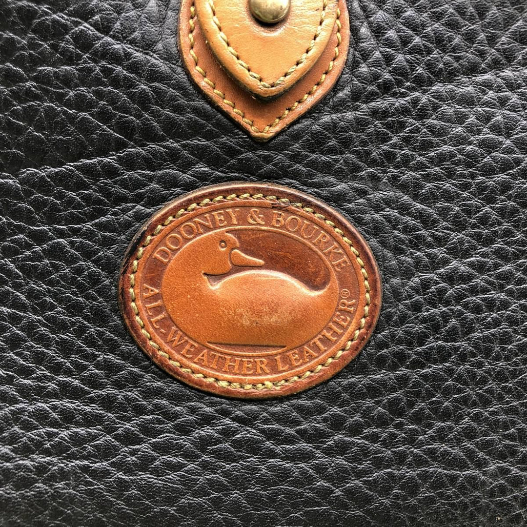 Dooney and Bourke Shoulder Bag, Made in USA, Vintage genuine leather black type Vintage Second Hand