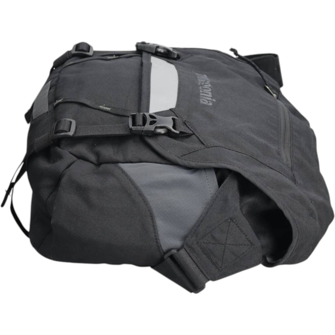Patagonia Mini Messenger (48320FA16) Messenger Bag polyester black type Vintage Second Hand