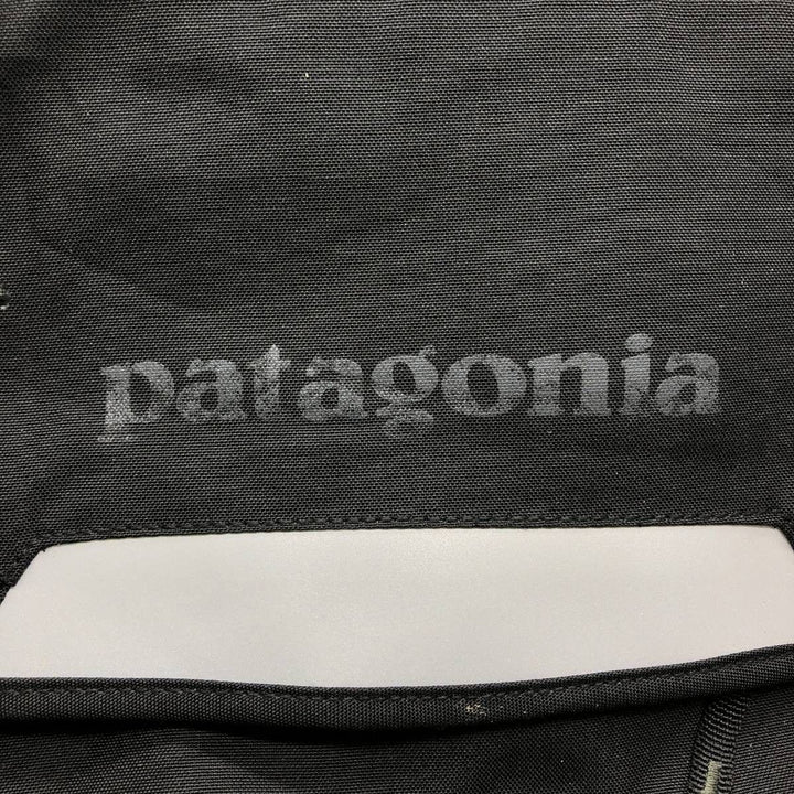 Patagonia Mini Messenger (48320FA16) Messenger Bag polyester black type Vintage Second Hand