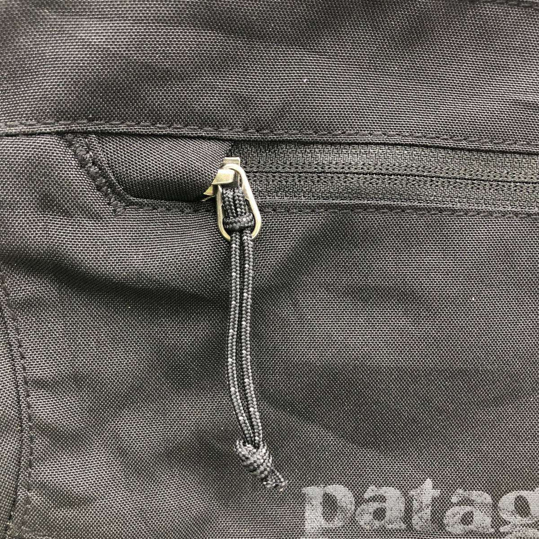Patagonia Mini Messenger (48320FA16) Messenger Bag polyester black type Vintage Second Hand