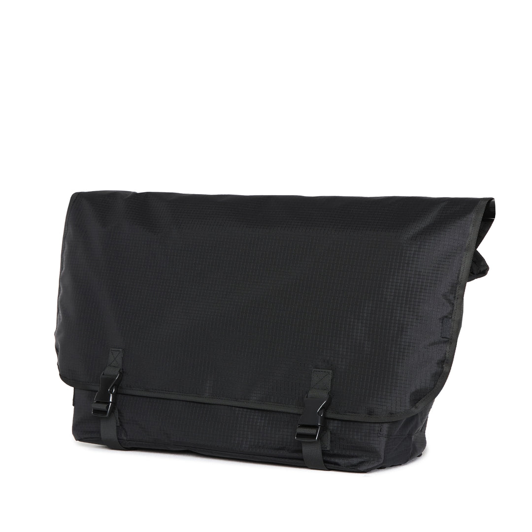 Black PACKING RIP STOP MESSENGER F Nylon black type Vintage Second Hand