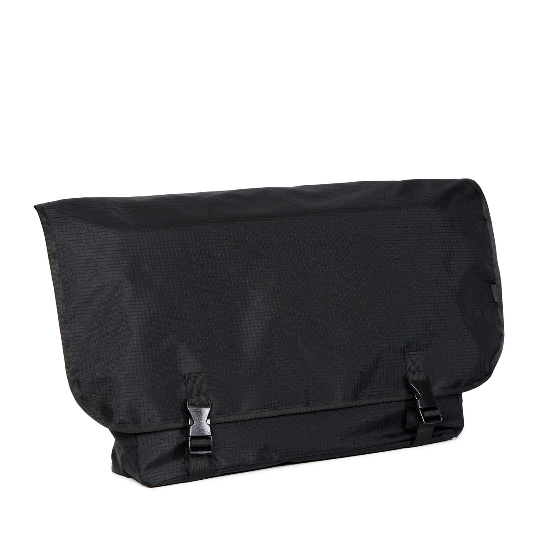 Black PACKING RIP STOP MESSENGER F Nylon black type Vintage Second Hand