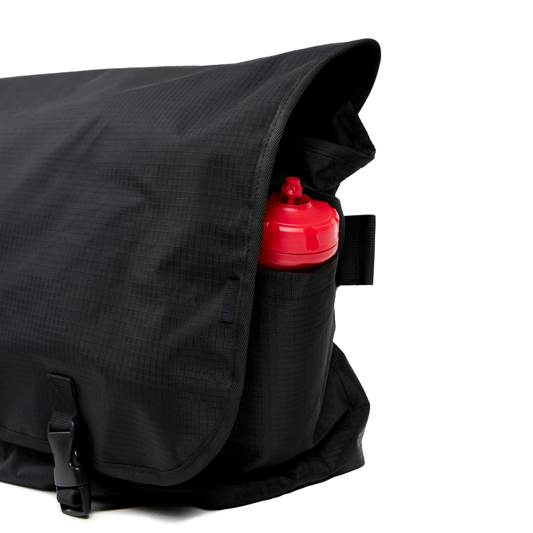 Black PACKING RIP STOP MESSENGER F Nylon black type Vintage Second Hand