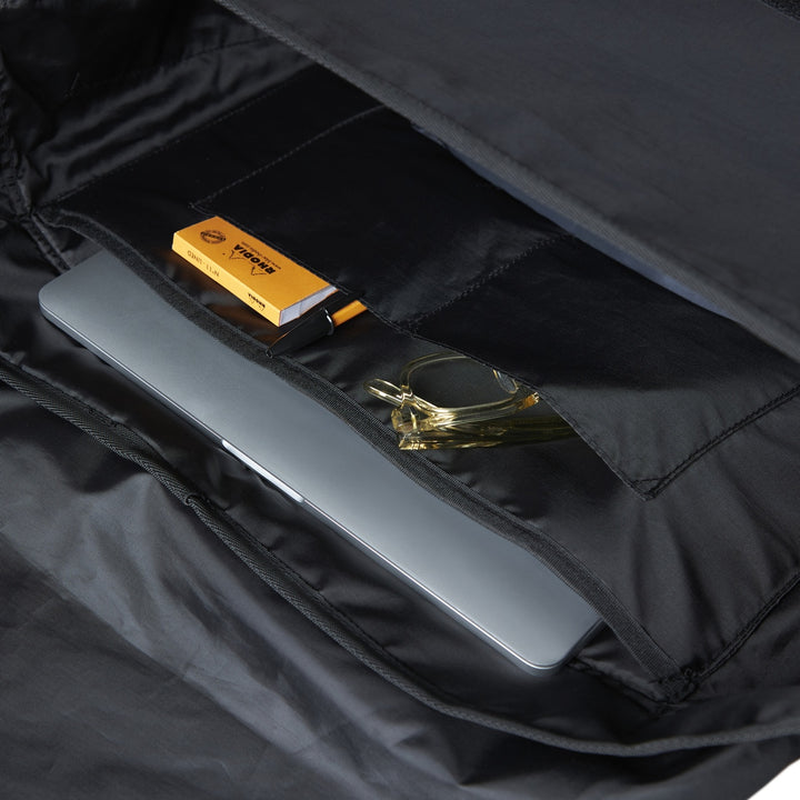 Black PACKING RIP STOP MESSENGER F Nylon black type Vintage Second Hand