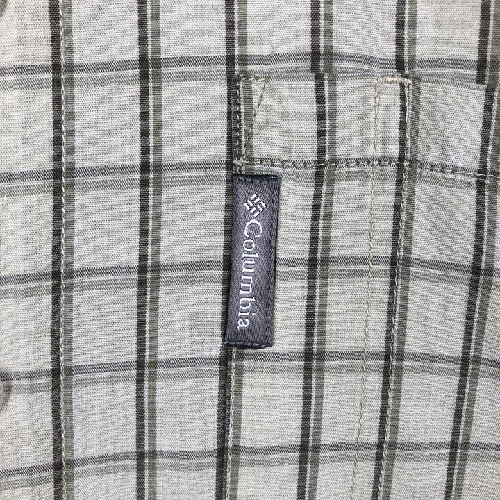 2000'S Columbia Wide Collar Short-Sleeve Cotton Check Shirt, Boxy Shirt, Men's Size M (approx.) cotton Khaki type sage green Vintage Second Hand